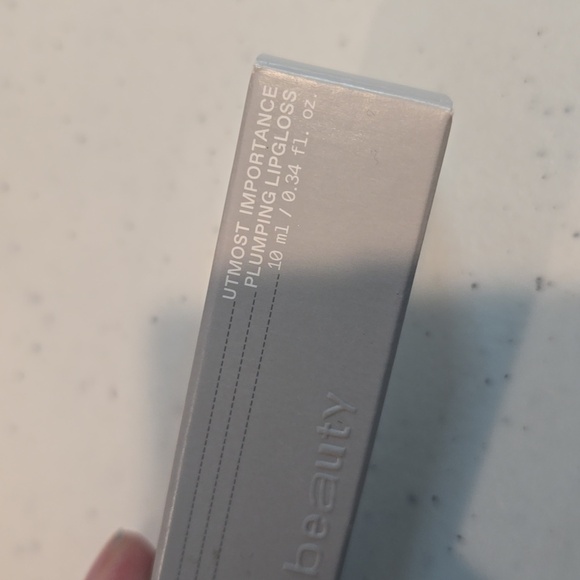 r.e.m. beauty Clear Lip Gloss - Picture 6 of 8